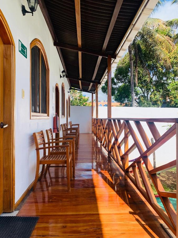 Hostal White House Galapagos Puerto Ayora  Exterior foto