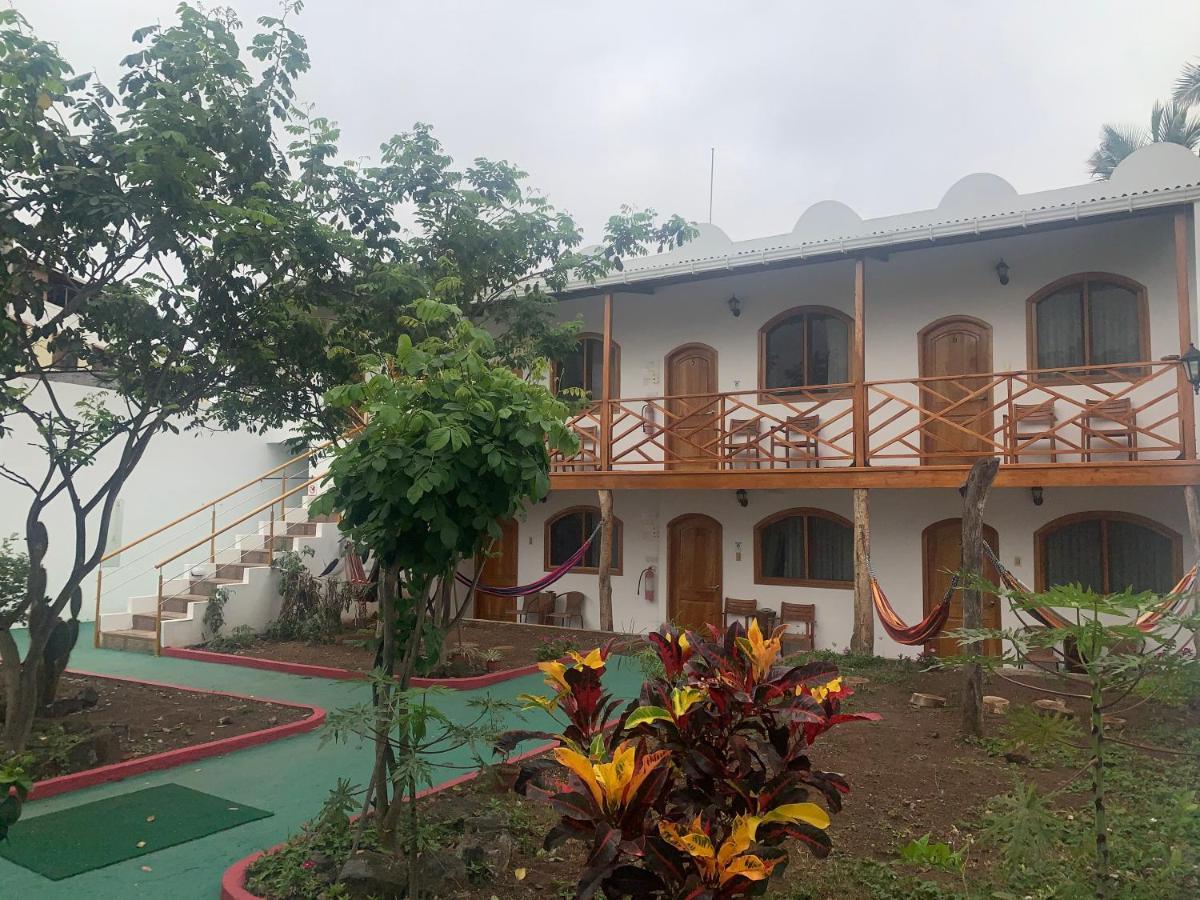 Hostal White House Galapagos Puerto Ayora  Exterior foto