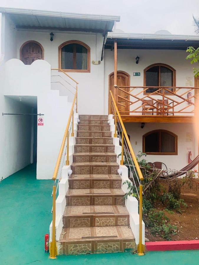 Hostal White House Galapagos Puerto Ayora  Exterior foto