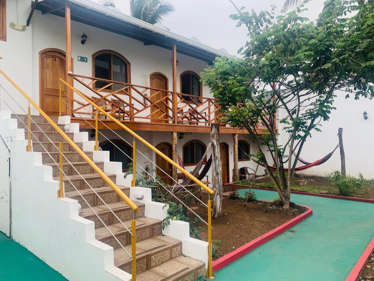 Hostal White House Galapagos Puerto Ayora  Exterior foto