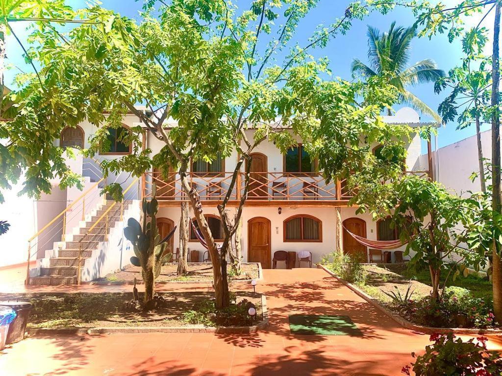 Hostal White House Galapagos Puerto Ayora  Exterior foto