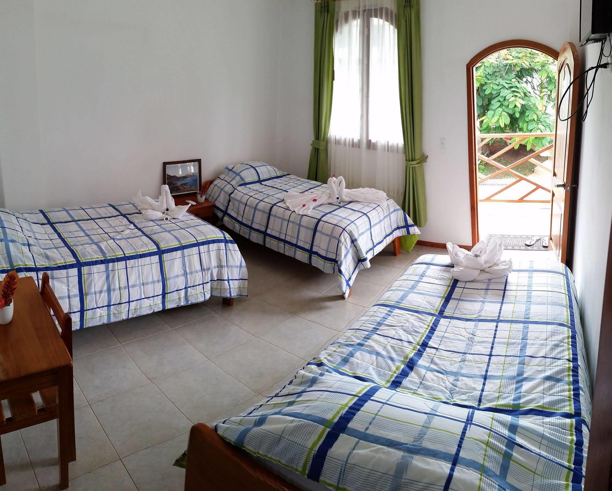 Hostal White House Galapagos Puerto Ayora  Exterior foto