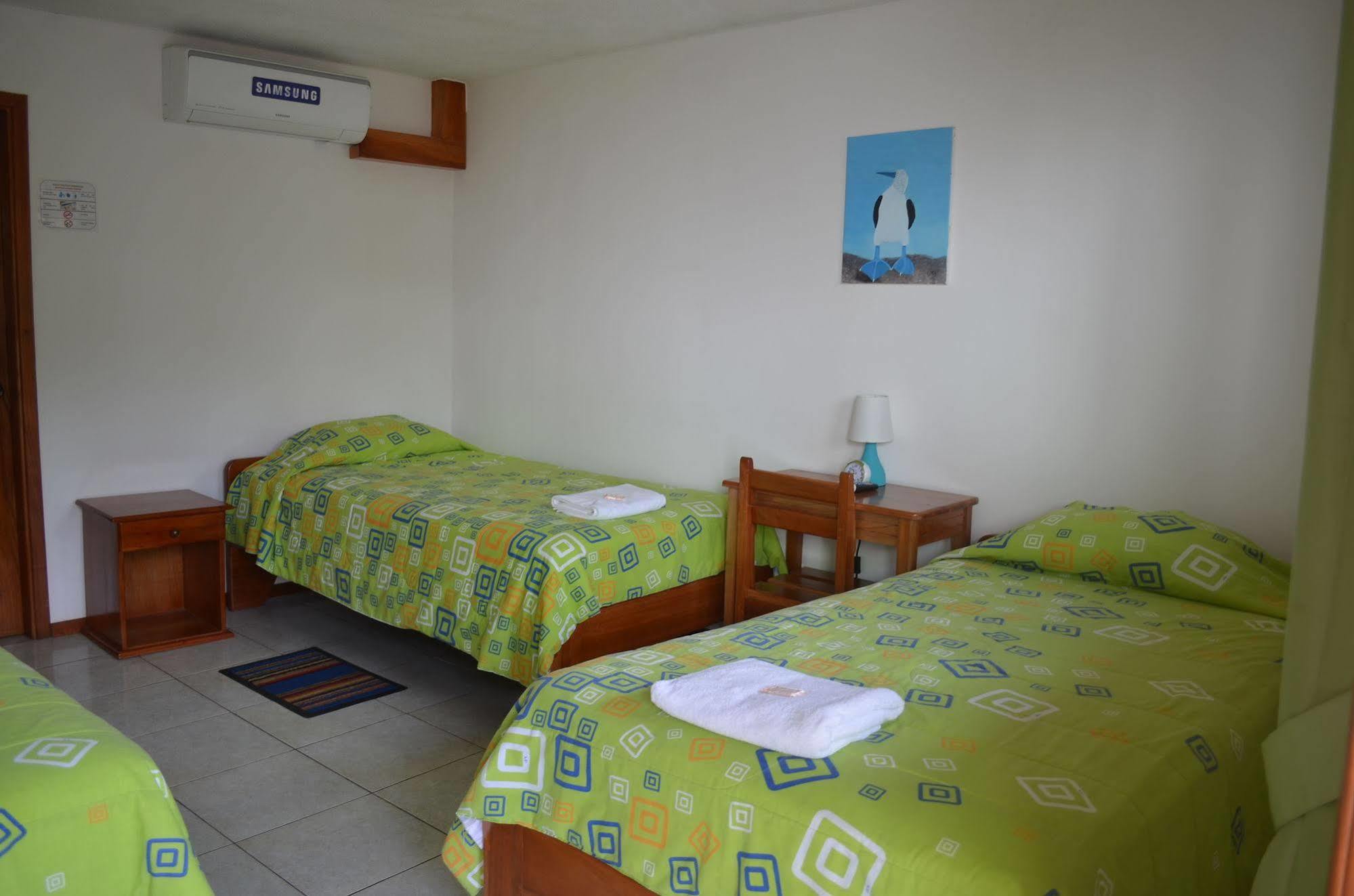 Hostal White House Galapagos Puerto Ayora  Exterior foto