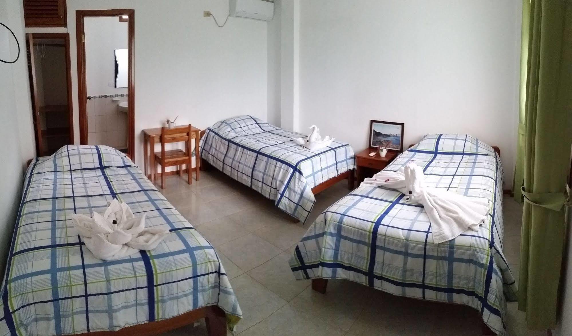 Hostal White House Galapagos Puerto Ayora  Exterior foto