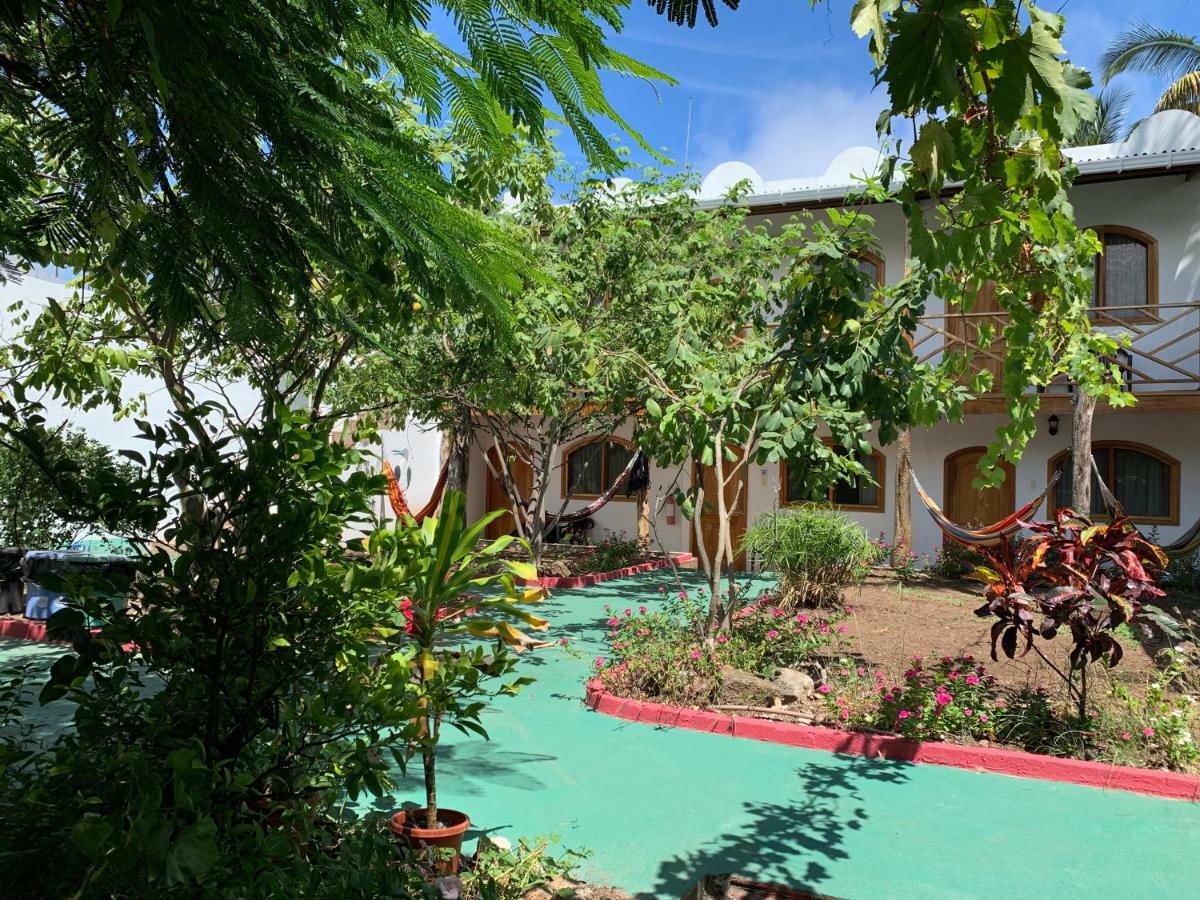 Hostal White House Galapagos Puerto Ayora  Exterior foto